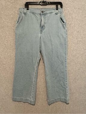 XiRENA Light Wash Straight Leg Ankle Jeans